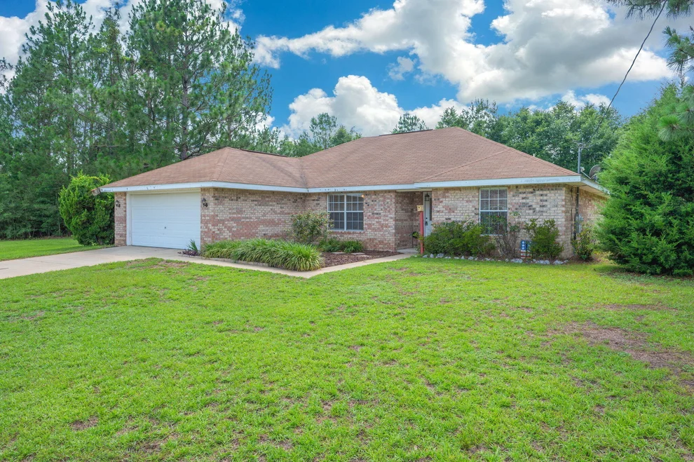 Unit for sale at 8180 Shooter Lane, Laurel Hill, FL 32567