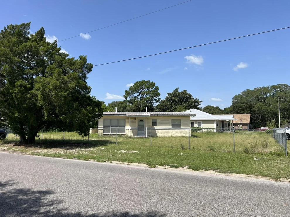 Unit for sale at 122 Thornhill Road, Fort Walton Beach, FL 32547