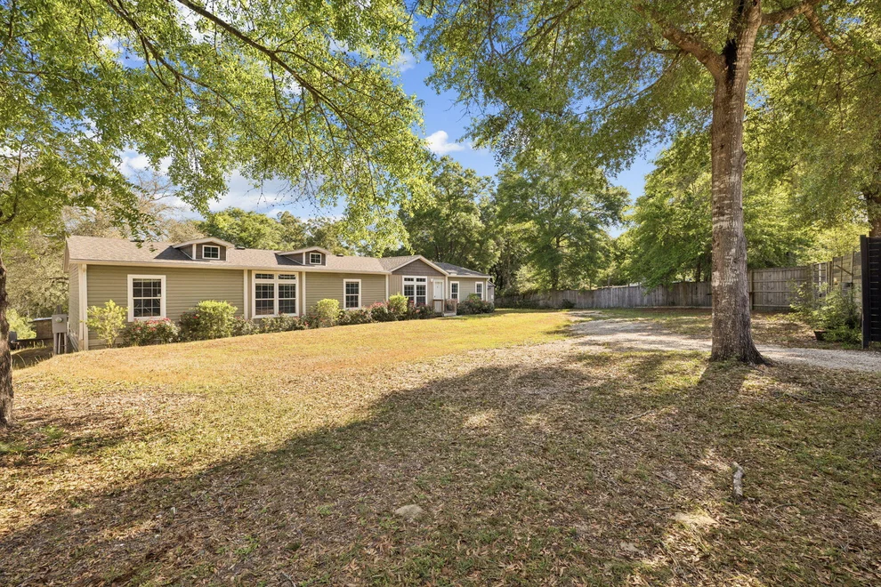 Unit for sale at 748 Phillips Drive, Freeport, FL 32439