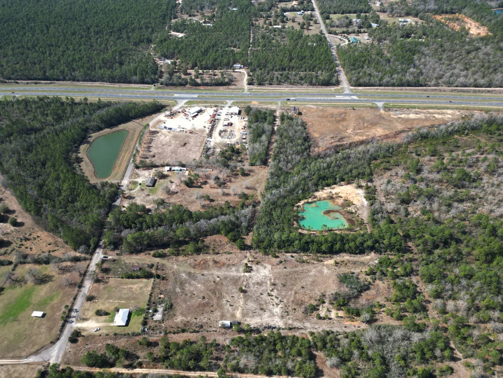 Unit for sale at XXX Edgewood Circle, DeFuniak Springs, FL 32435