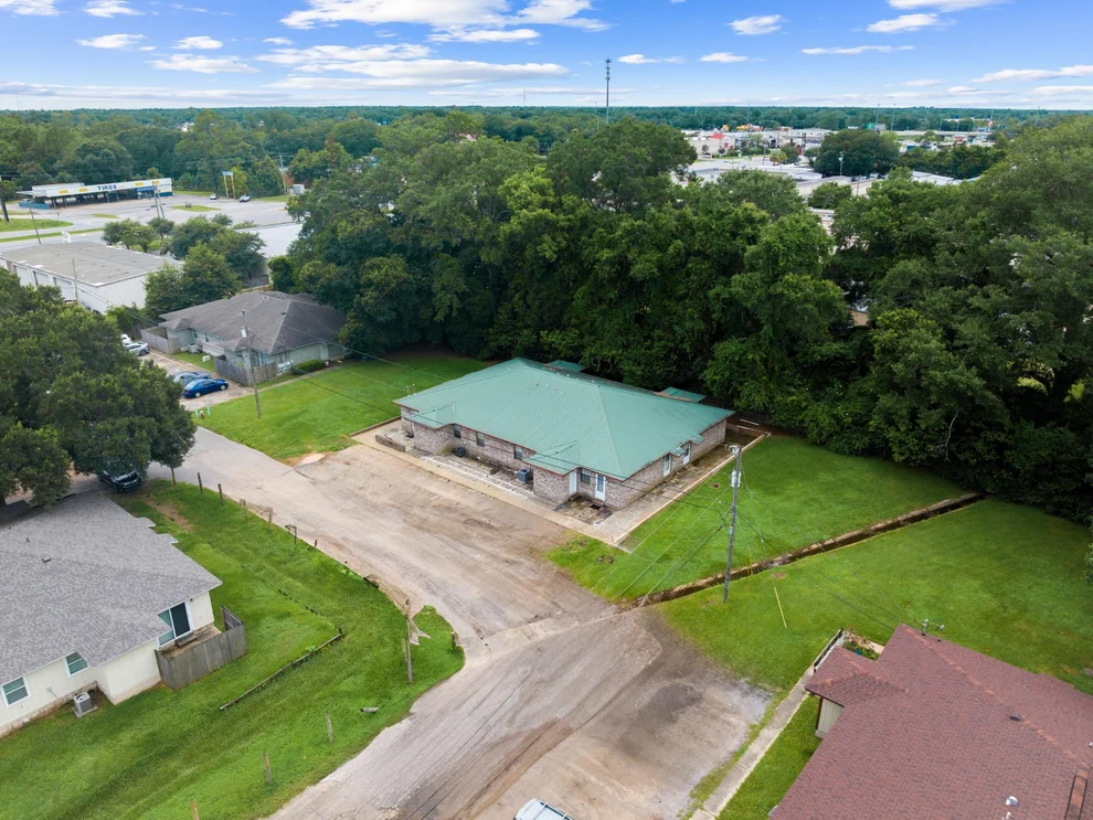 Unit for sale at 130 E Nine Mile Road Road, Pensacola, FL 32534