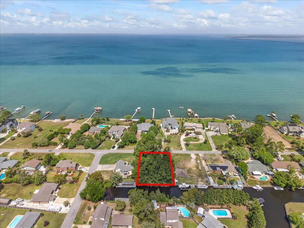 Unit for sale at 2943 Coral Strip Parkway, Gulf Breeze, FL 32563