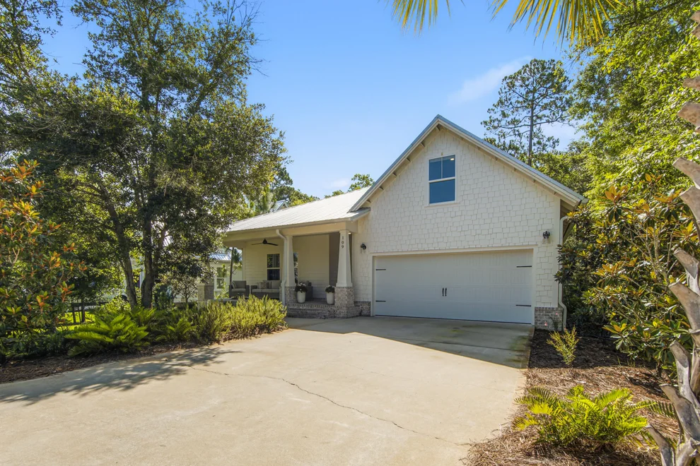 Unit for sale at 109 Sun Bear Circle, Freeport, FL 32439