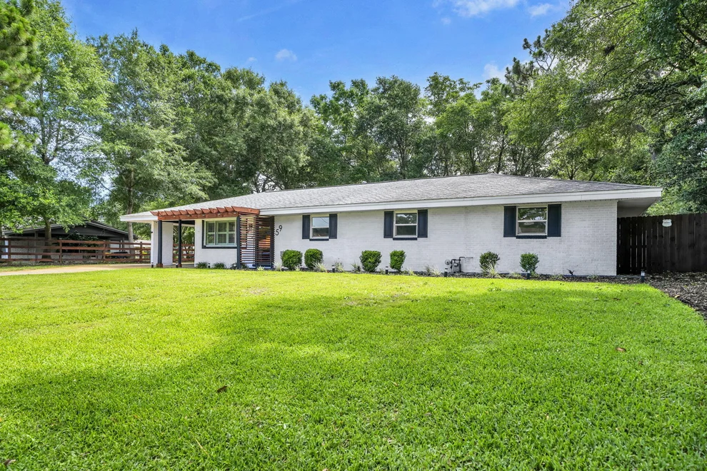 Unit for sale at 59 NE Oregon Drive, Fort Walton Beach, FL 32548