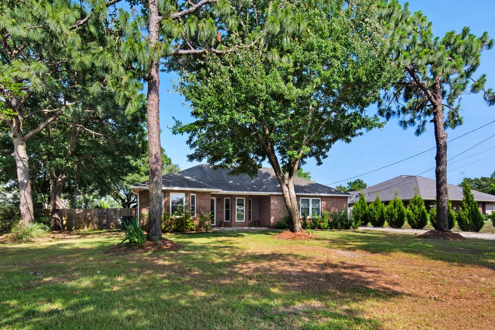 Unit for sale at 1930 Edgewood Drive, Navarre, FL 32566
