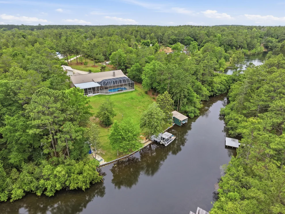 Unit for sale at 4063 Lakeview Drive, Crestview, FL 32539