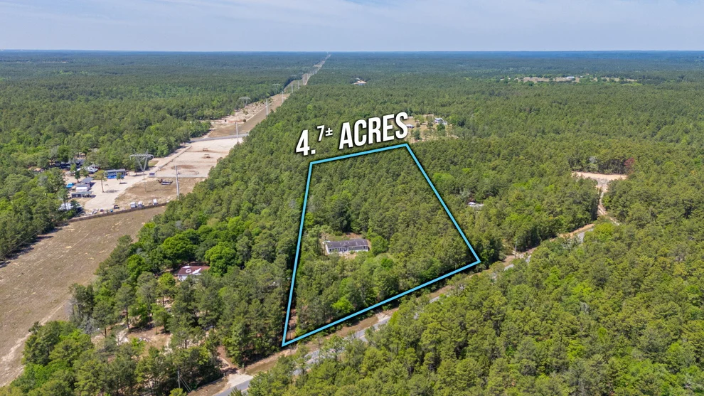 Unit for sale at 687 Osage Drive, DeFuniak Springs, FL 32433