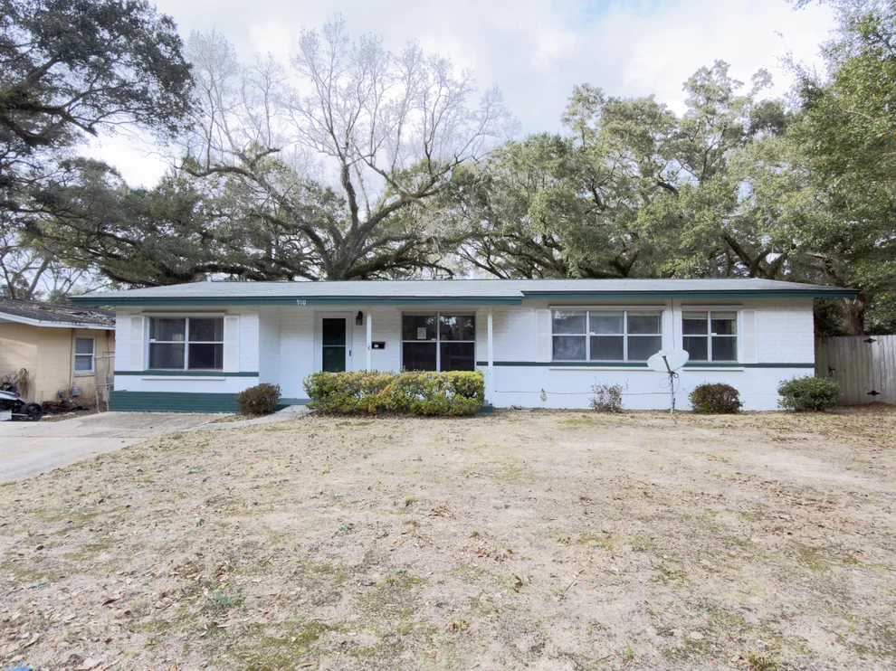 Unit for sale at 910 Springbrook Avenue, Pensacola, FL 32505
