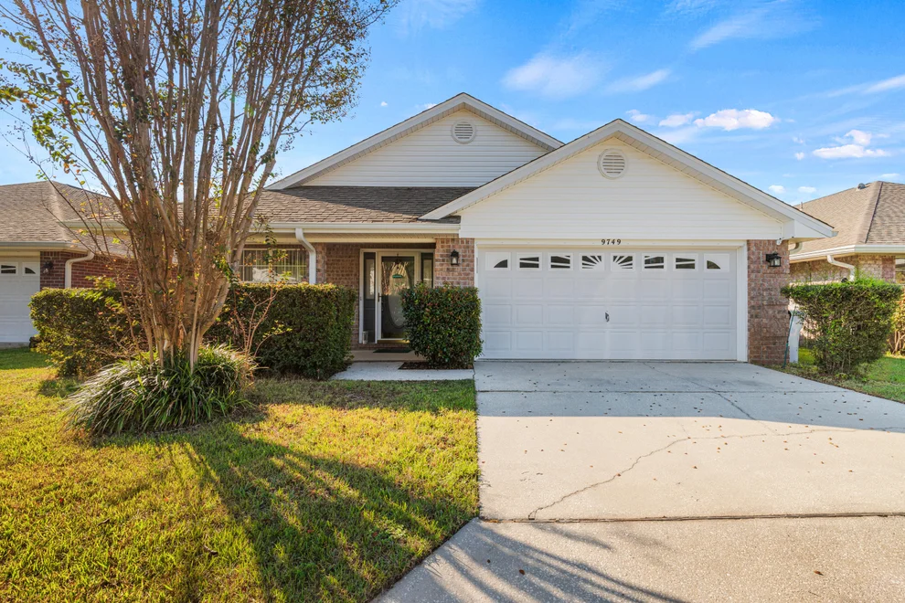 Unit for sale at 9749 Leeward Way, Navarre, FL 32566