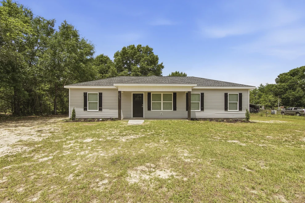 Unit for sale at 2763 Oakridge Road, DeFuniak Springs, FL 32433