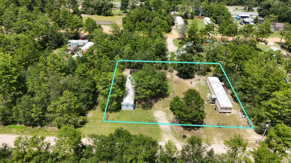 Unit for sale at 102 W Snapdragon Street, DeFuniak Springs, FL 32433
