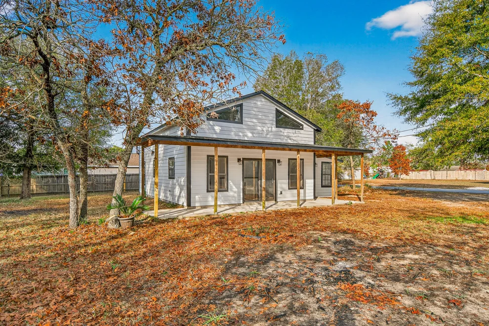 Unit for sale at 105 E Renoir Road, DeFuniak Springs, FL 32433