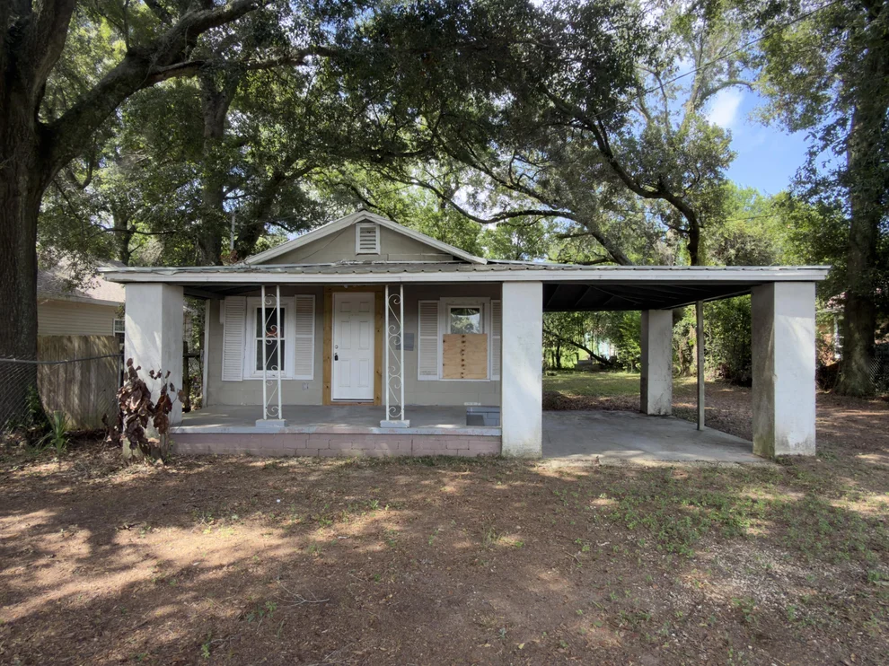 Unit for sale at 3712 W Gonzalez Street, Pensacola, FL 32505