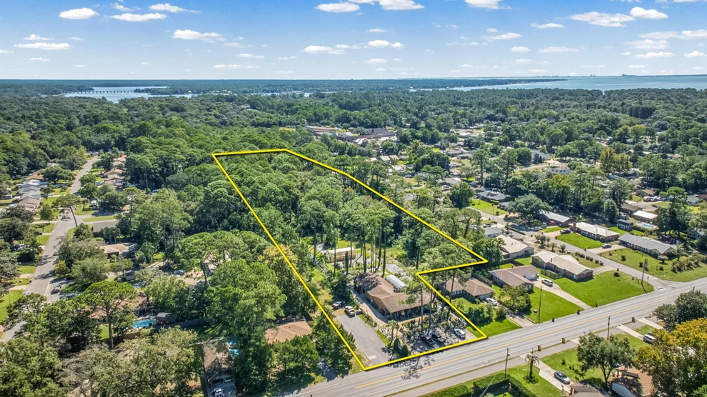 Unit for sale at 1405 Palm Boulevard, Niceville, FL 32578