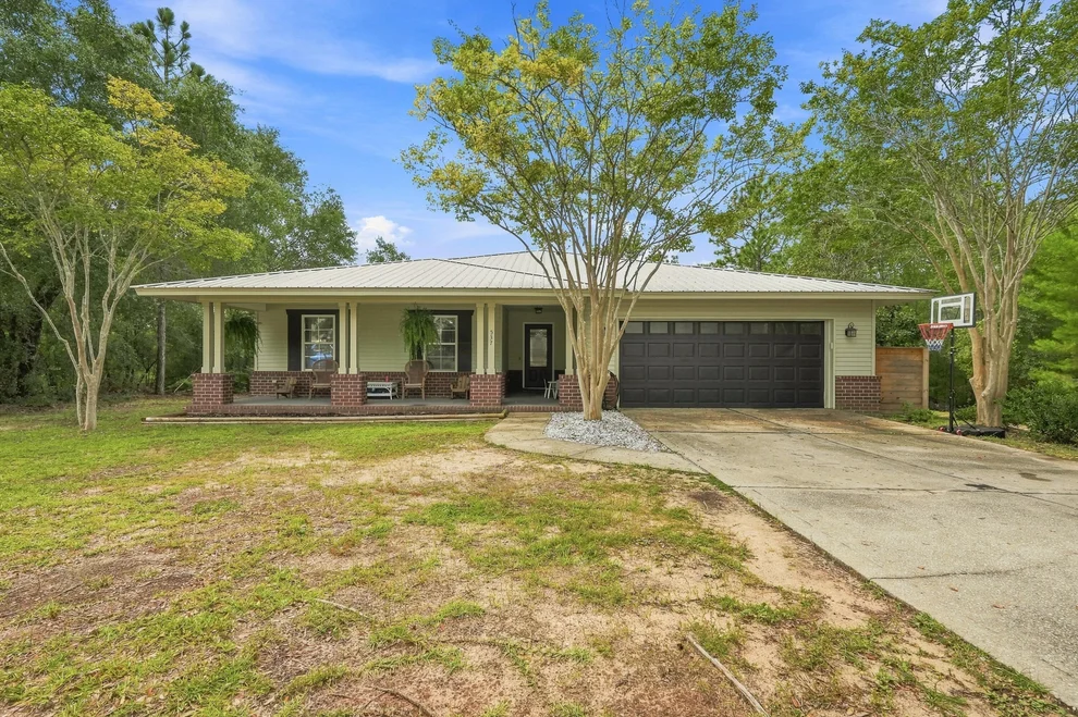 Unit for sale at 537 Hunters Ridge Road, DeFuniak Springs, FL 32433