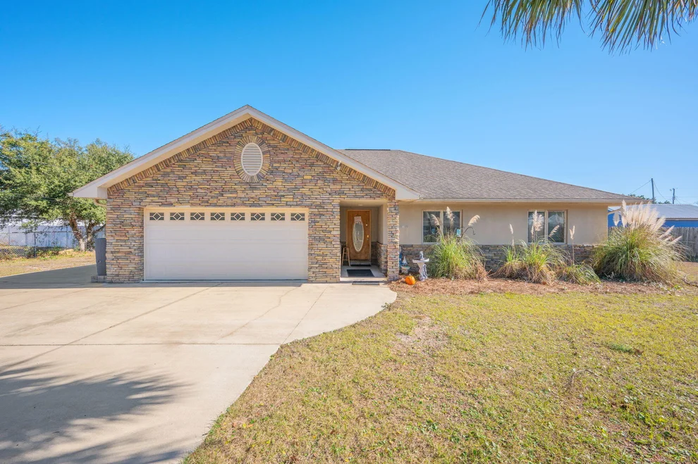 Unit for sale at 2524 Lincoln Road, Navarre, FL 32566