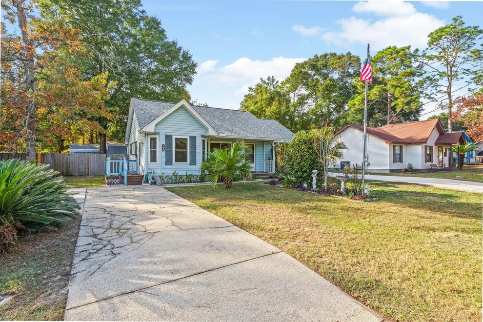 Unit for sale at 144 Oak Terrace Drive, Crestview, FL 32539