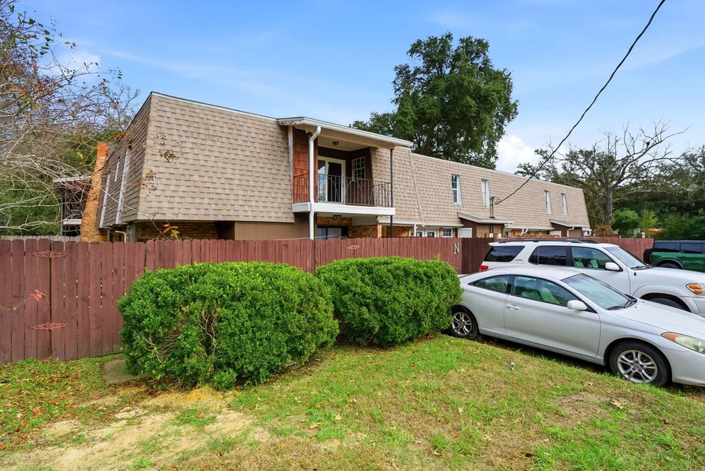 Unit for sale at 8101 Tippin Avenue, Pensacola, FL 32514