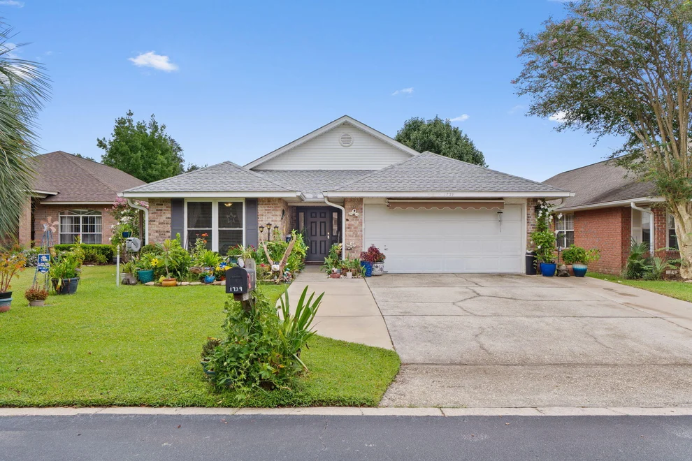 Unit for sale at 1739 Ivalea Circle, Navarre, FL 32566