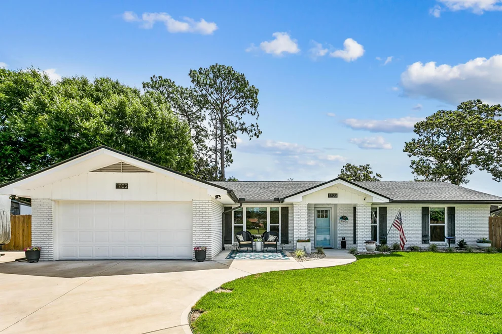 Unit for sale at 1702 Green Palm Circle, Niceville, FL 32578
