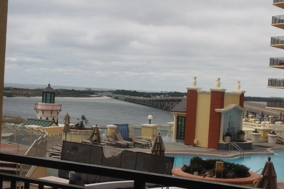 10 Harbor Boulevard