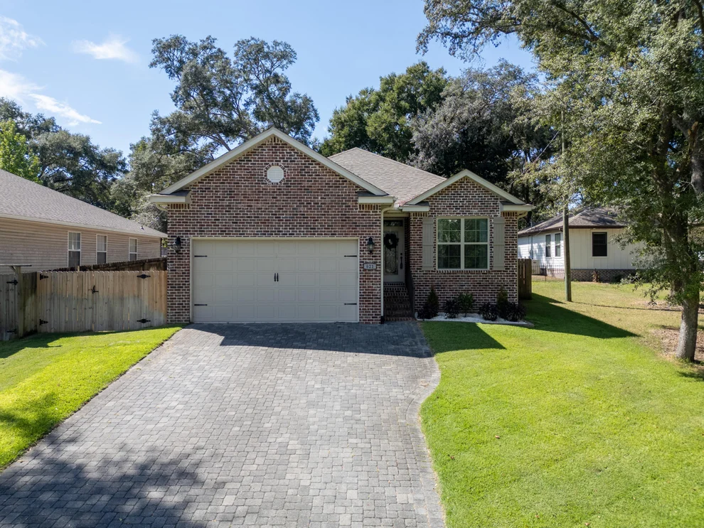 Unit for sale at 621 Ivy Avenue, Niceville, FL 32578