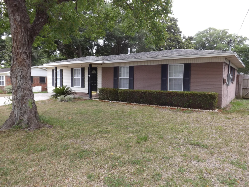 Unit for sale at 116 NW Holmes Boulevard, Fort Walton Beach, FL 32548