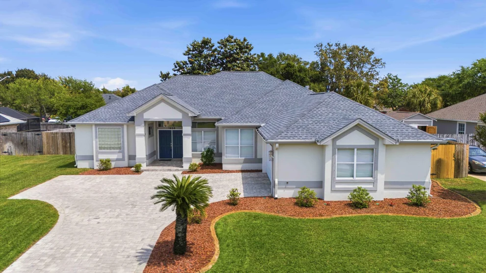 Unit for sale at 1956 Rue La Fontaine, Navarre, FL 32566