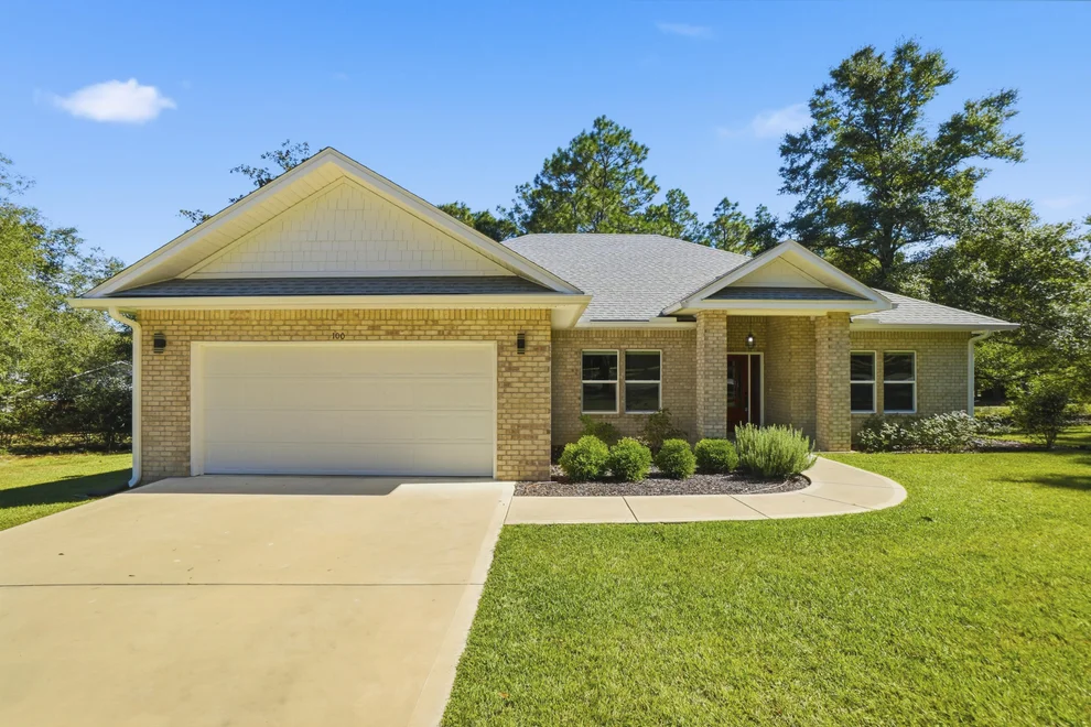 Unit for sale at 100 Hidden Lakes Trail, DeFuniak Springs, FL 32433
