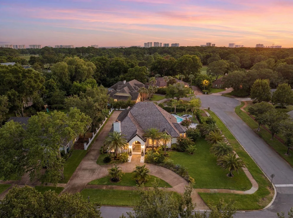 Unit for sale at 145 W Country Club Drive, Destin, FL 32541