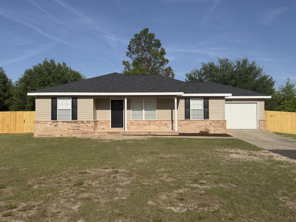 Unit for sale at 6121 Robin Road, Crestview, FL 32539