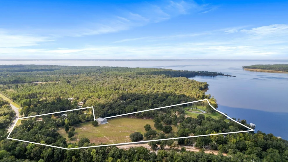 Unit for sale at 147 Dexton King Road, Freeport, FL 32439