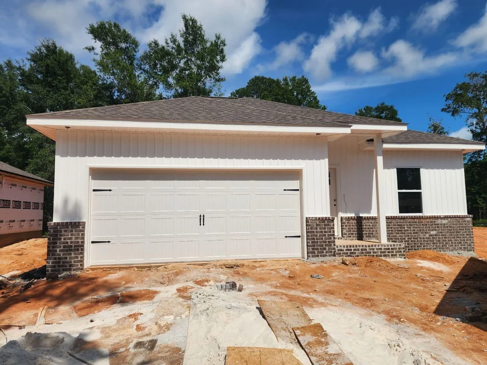 Unit for sale at 3028 N 11th Avenue, Milton, FL 32583