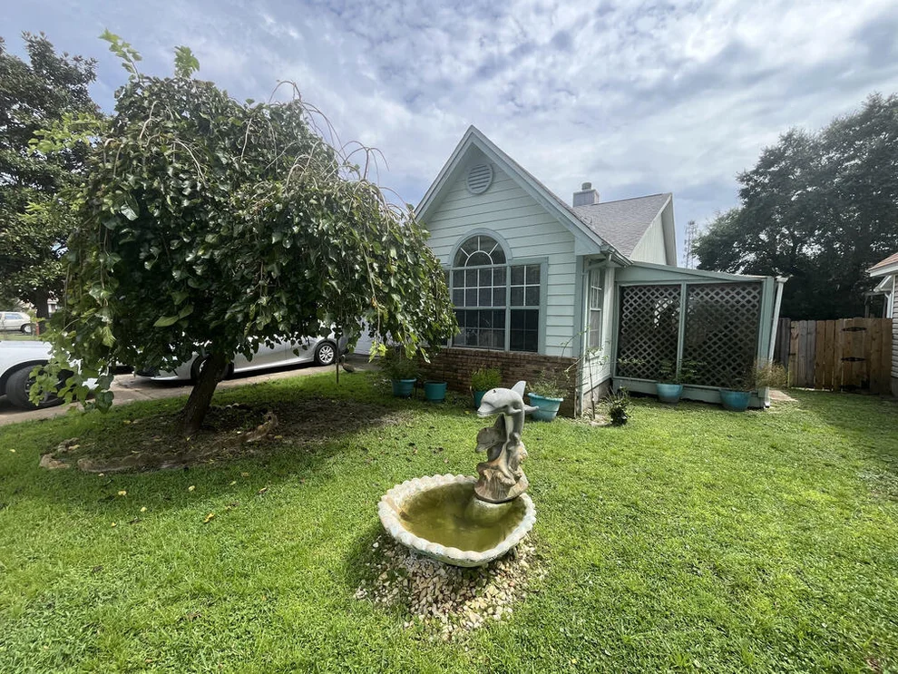 Unit for sale at 311 Woodland Park Circle, Mary Esther, FL 32569