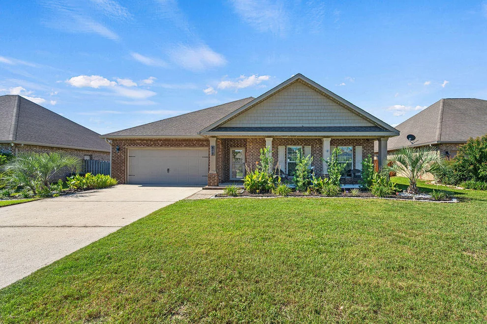 Unit for sale at 417 Chickadee Street, Crestview, FL 32539