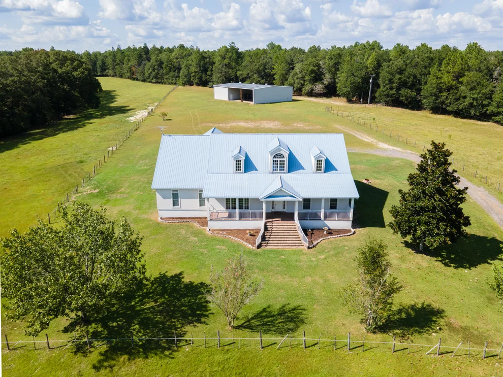 Unit for sale at 1557 Ingle Road, DeFuniak Springs, FL 32433