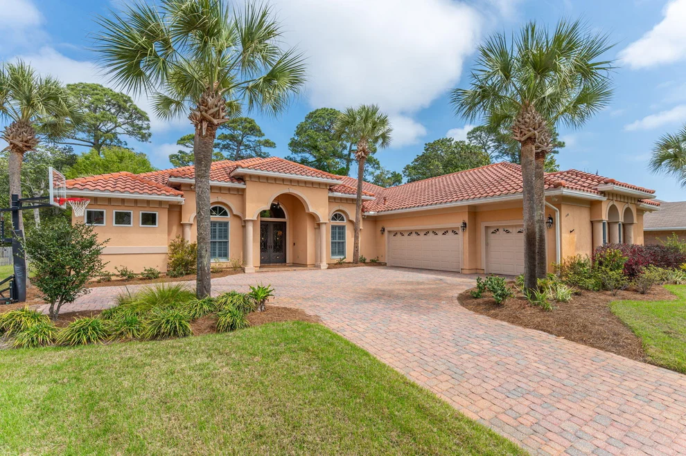 Unit for sale at 1530 Glenlake Circle, Niceville, FL 32578