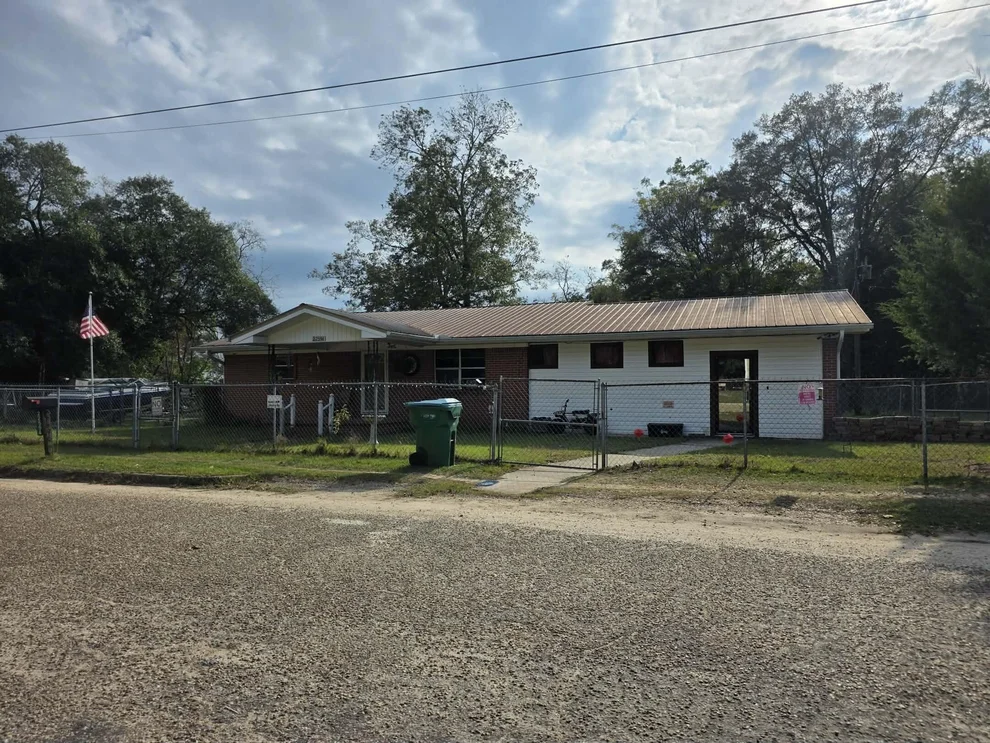 Unit for sale at 22594 W EIGHTH AVENUE Avenue, Florala, AL 36442