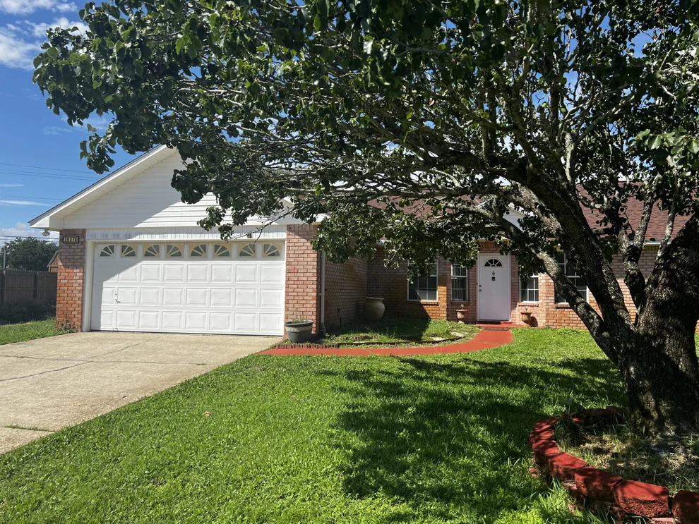 Unit for sale at 1937 Jessica Way, Navarre, FL 32566