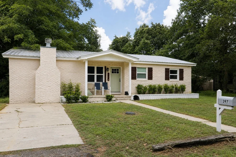 Unit for sale at 397 W Orange Avenue, DeFuniak Springs, FL 32435