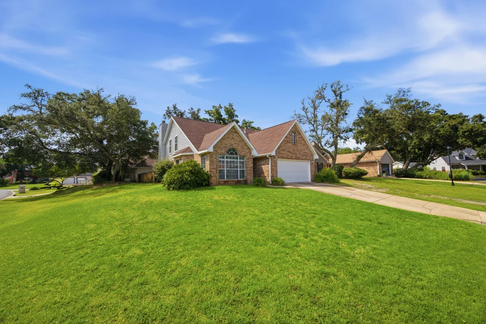 Unit for sale at 2812 Lee Trevino Court, Shalimar, FL 32579