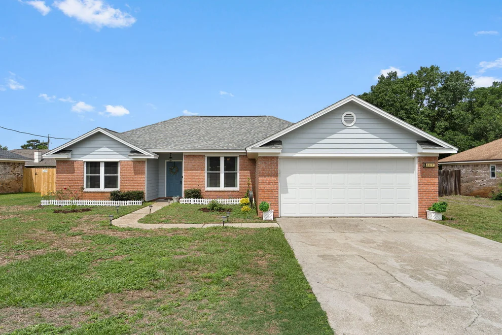 Unit for sale at 2317 Mary Anne Circle, Navarre, FL 32566
