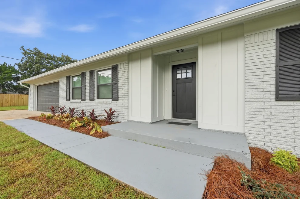 Unit for sale at 250 NW Briarwood Circle, Fort Walton Beach, FL 32548