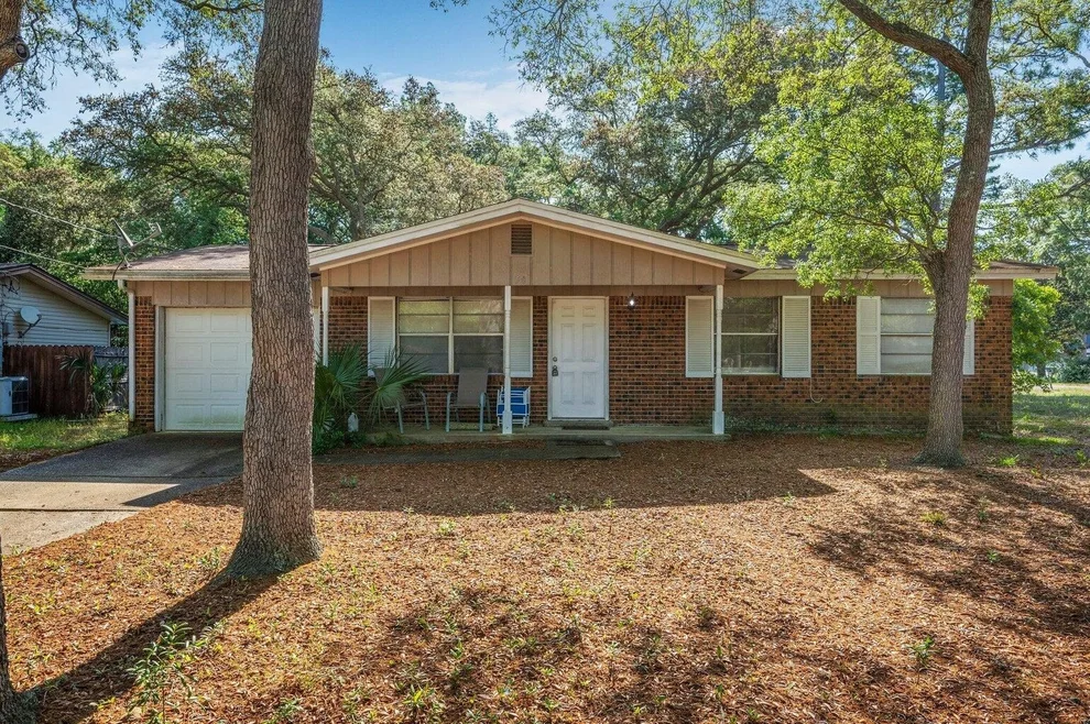 Unit for sale at 50 Berwick Circle, Shalimar, FL 32579