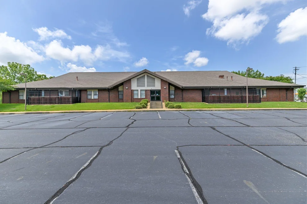 Unit for sale at 770 South Court, Other, AL 00N/A
