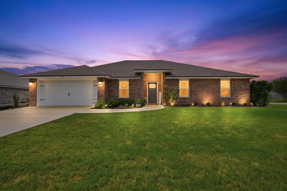Unit for sale at 5302 Moore Loop, Crestview, FL 32536