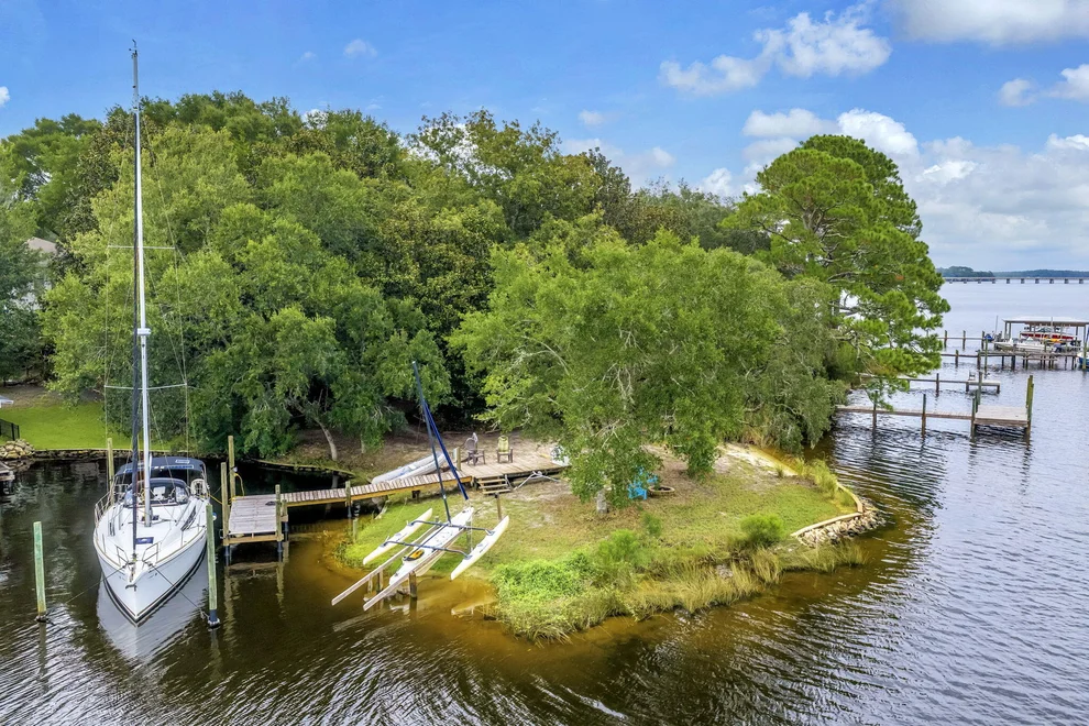 Unit for sale at 402 Tiger Pointe Drive, Niceville, FL 32578