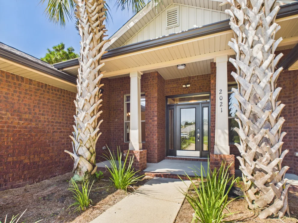 Unit for sale at 2021 Pelican Lane, Navarre, FL 32566