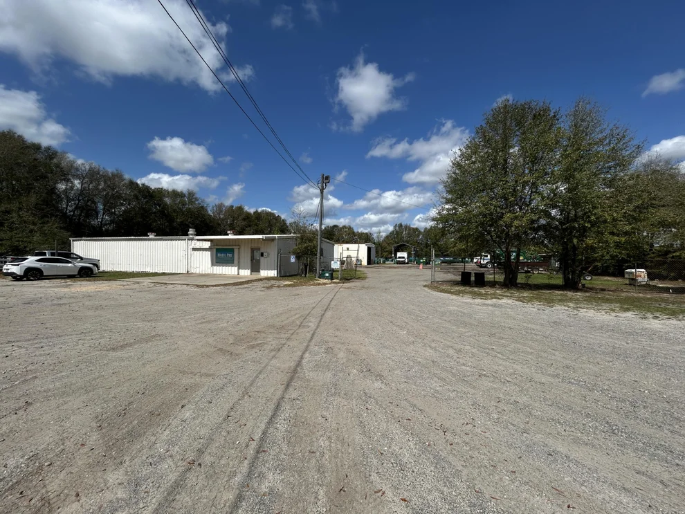 Unit for sale at 96 Old Milligan Road, Crestview, FL 32536