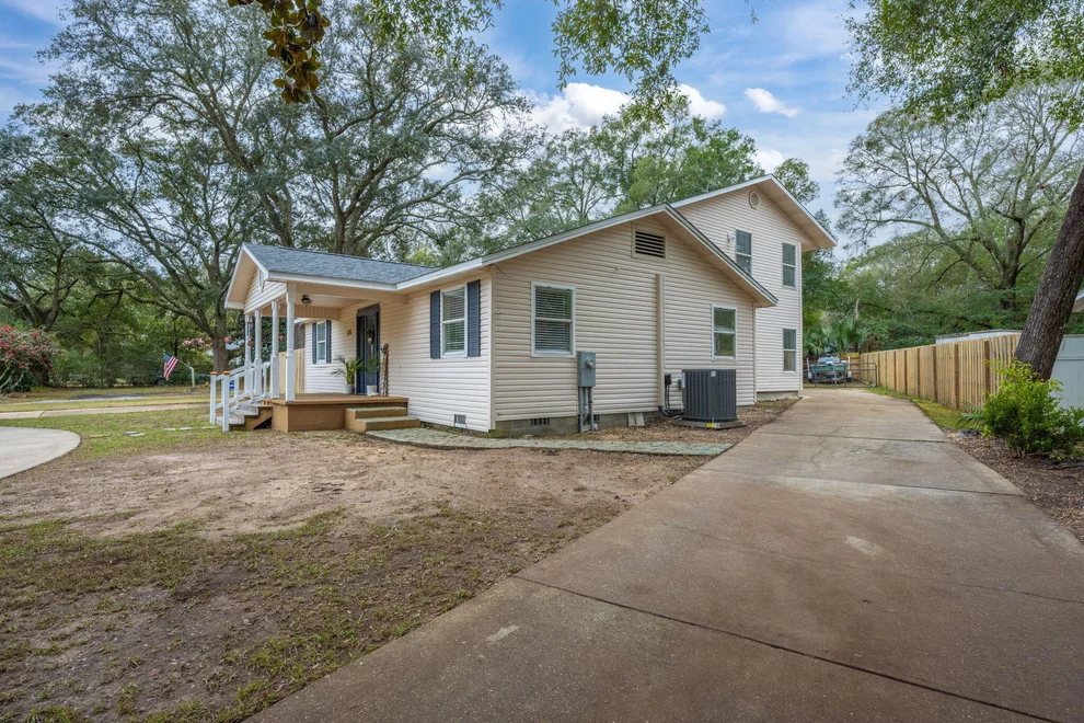 Unit for sale at 255 Edge Avenue, Valparaiso, FL 32580